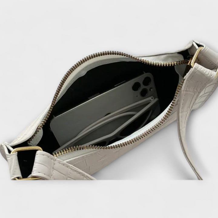 Léora. Shiny Leather Bag